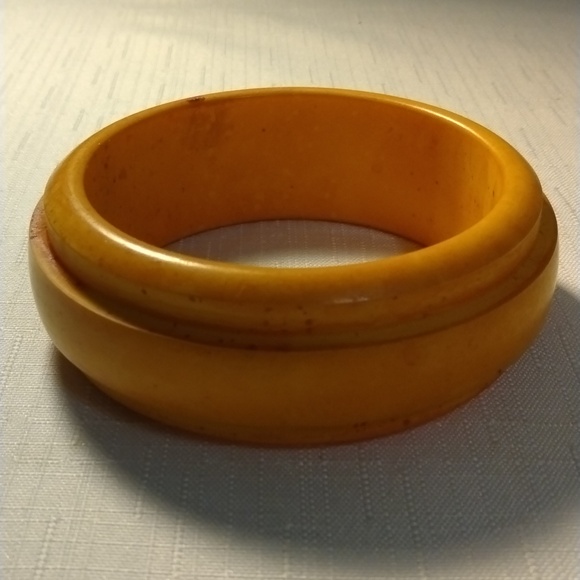 Genuine Tested UNUSUAL Shape Vintage Bakelite Bangle Bracelet - Picture 4 of 6